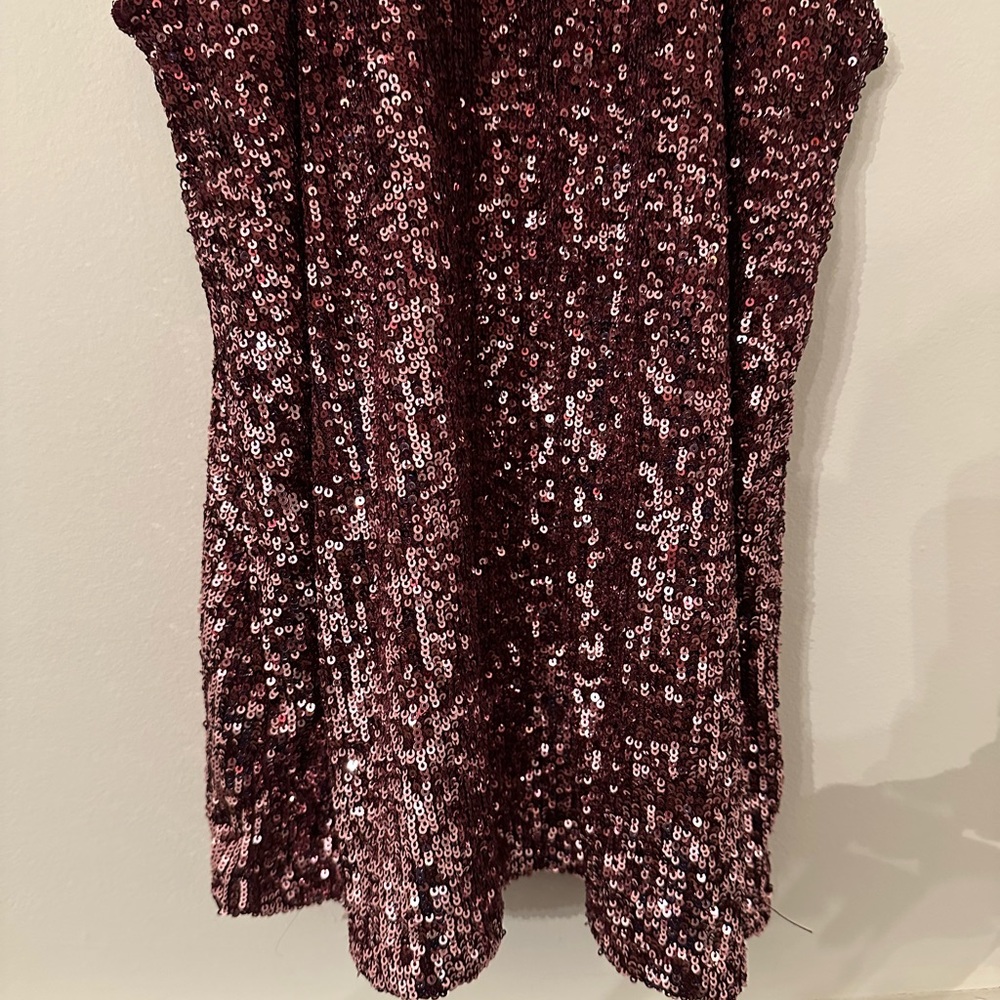 Cable & Gauge Burgundy Sequin Halter Top - Picture 5 of 8